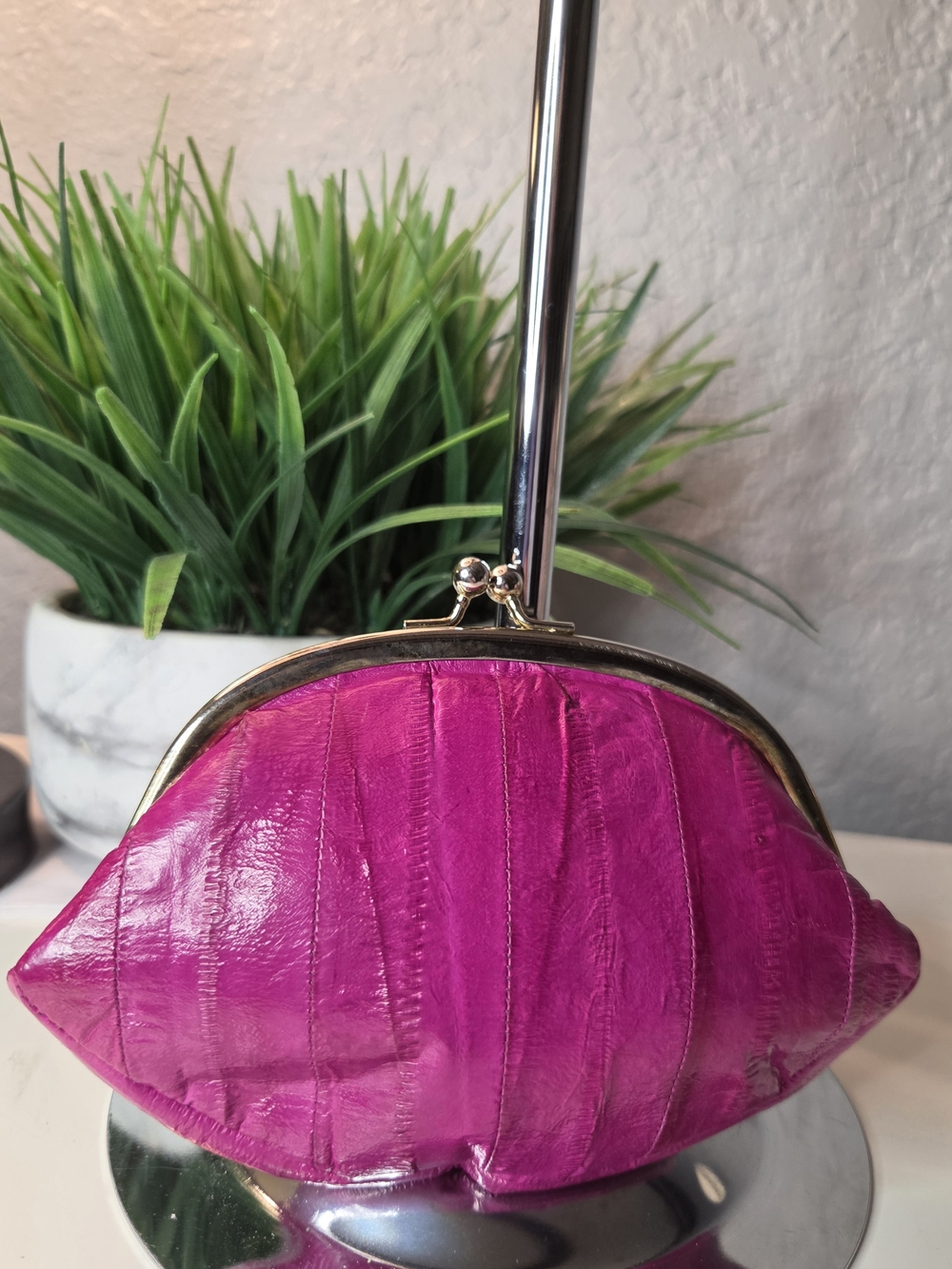 Vintage Lee Sands Genuine Eel Skin Kiss-Lock Clutch & Coin Purse Vibrant Fuchia